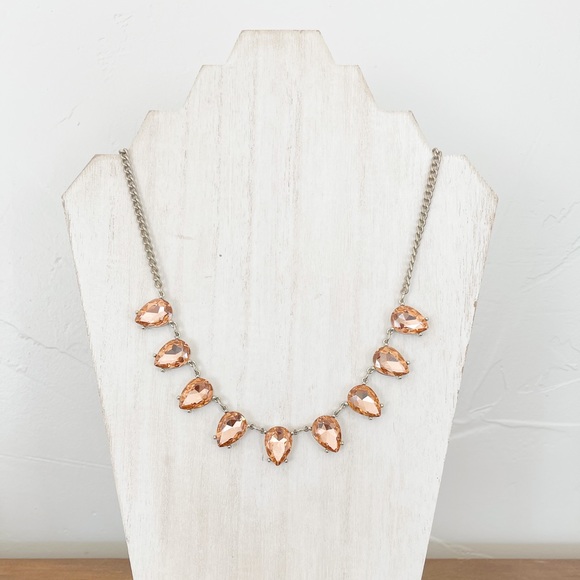 NWT LOFT Peachy Pink Teardrop Crystal Necklace - Picture 1 of 2